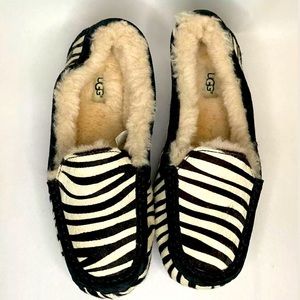 UGG Shearling Slippers Zebra Size 8